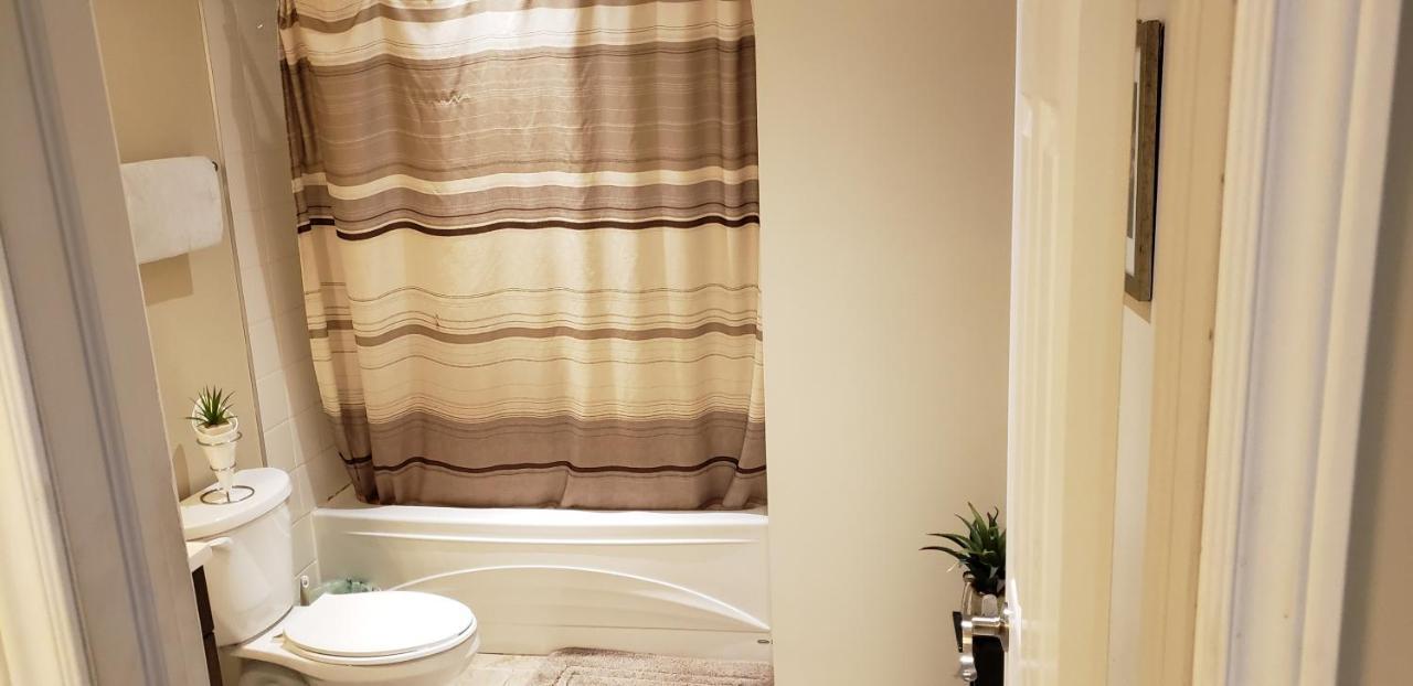 Lovely Guest Entire Apartment Minutes From Ottawa Airport Exterior photo