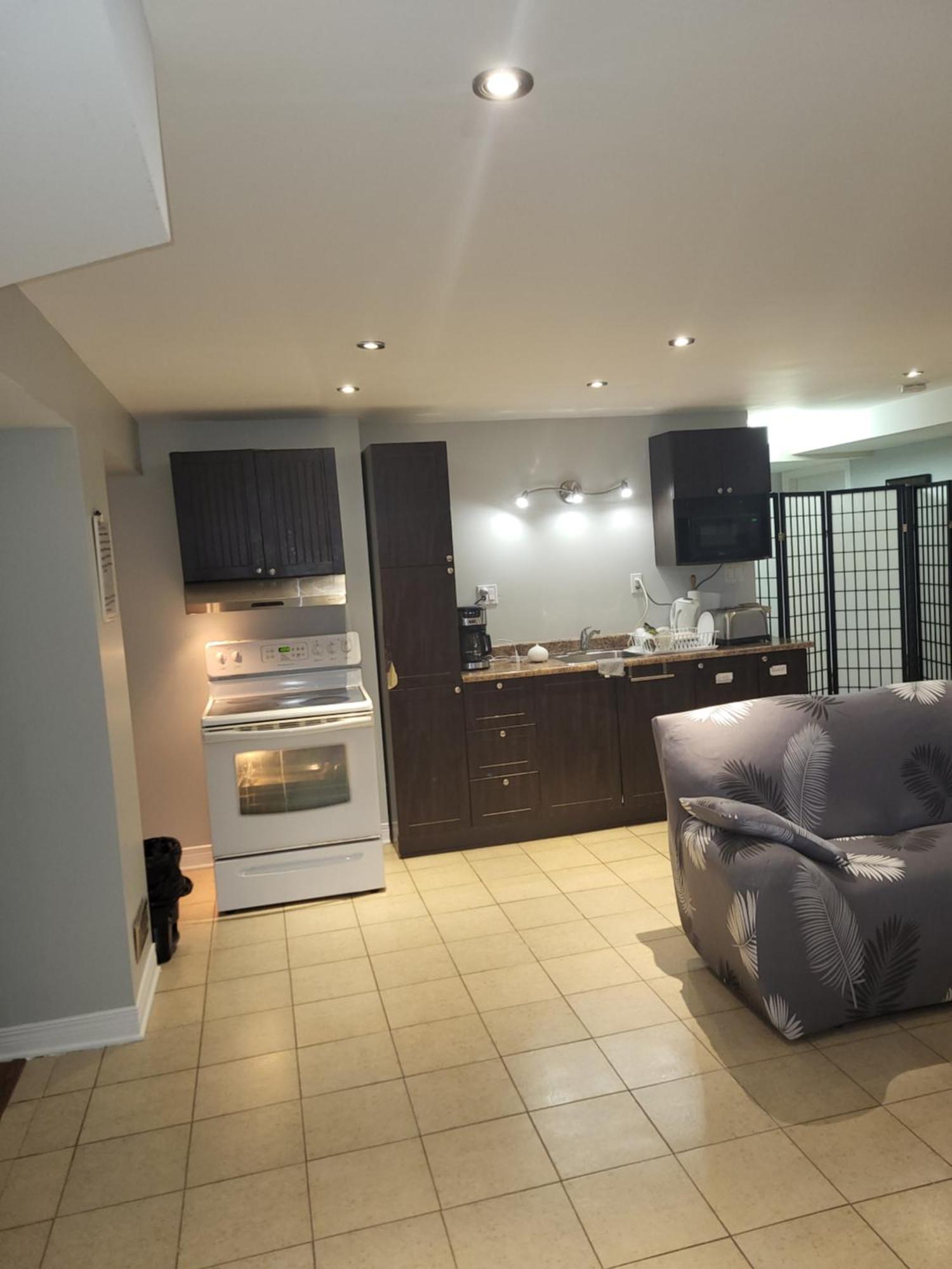 Lovely Guest Entire Apartment Minutes From Ottawa Airport Exterior photo
