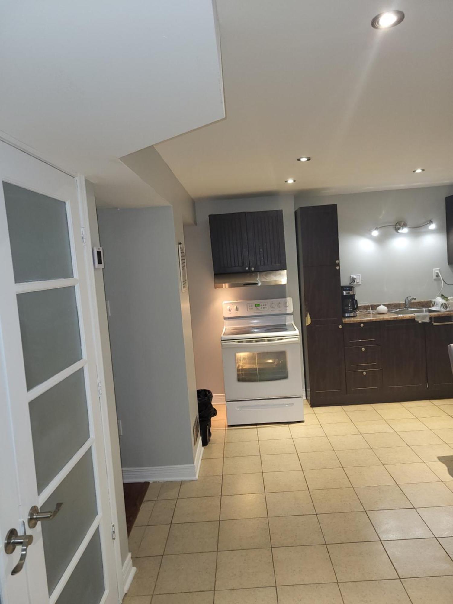 Lovely Guest Entire Apartment Minutes From Ottawa Airport Exterior photo
